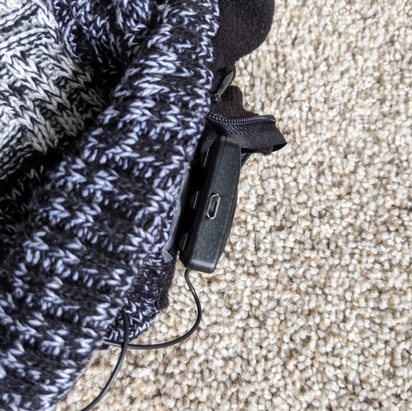 Black Soundbot Beenie - Picture 2 of 2